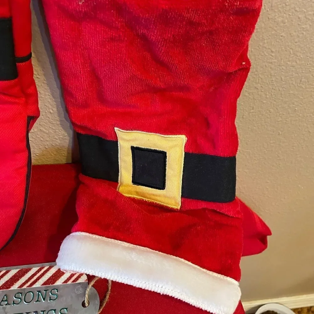 Santa Oven mitt Towel Set and Metal Tags
